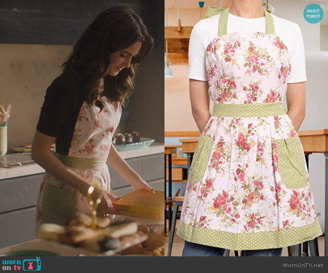 Neoviva Aprin in Floral Quartz Pink worn by Abigael Jameson-Caine (Poppy Drayton) on Charmed