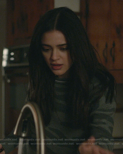 Olive’s grey zebra sweater on Manifest