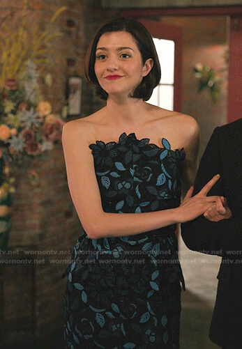 Rose’s blue floral lace dress on Zoeys Extraordinary Playlist