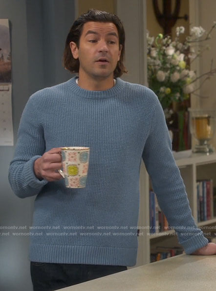 Ryan’s blue sweater on Last Man Standing