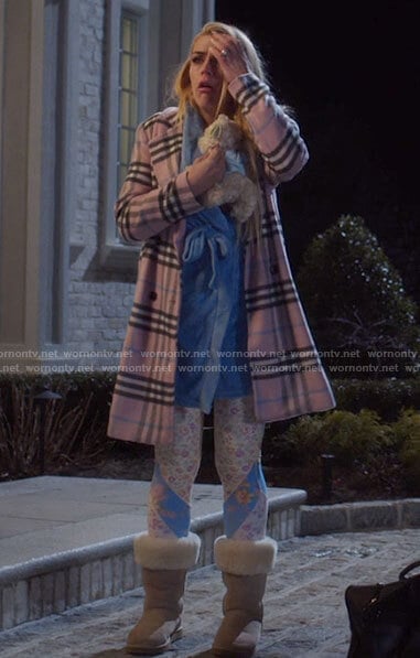Summer’s pink plaid coat and floral leggings on Girls5eva