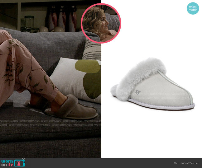 Ugg Scuffette II Slipper worn by Jean Raines (Kyra Sedgwick) on Call Your Mother