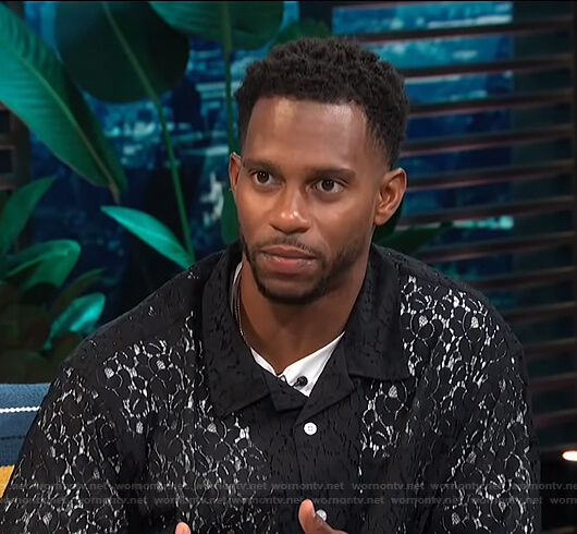 Victor Cruz’s black lace shirt on E! News Daily Pop