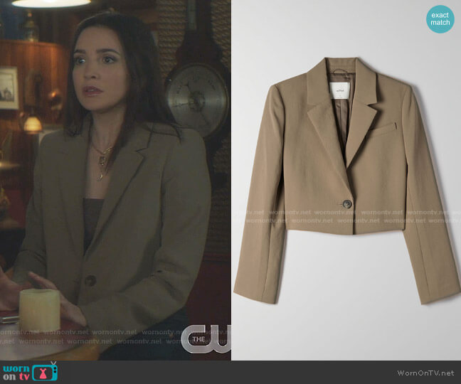Wilfred La Paz Blazer worn by Bess (Maddison Jaizani) on Nancy Drew