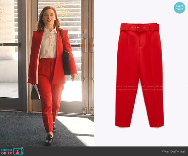 Zara High-Waisted Belted Pants worn by Zoey Clarke (Jane Levy) on Zoeys Extraordinary Playlist