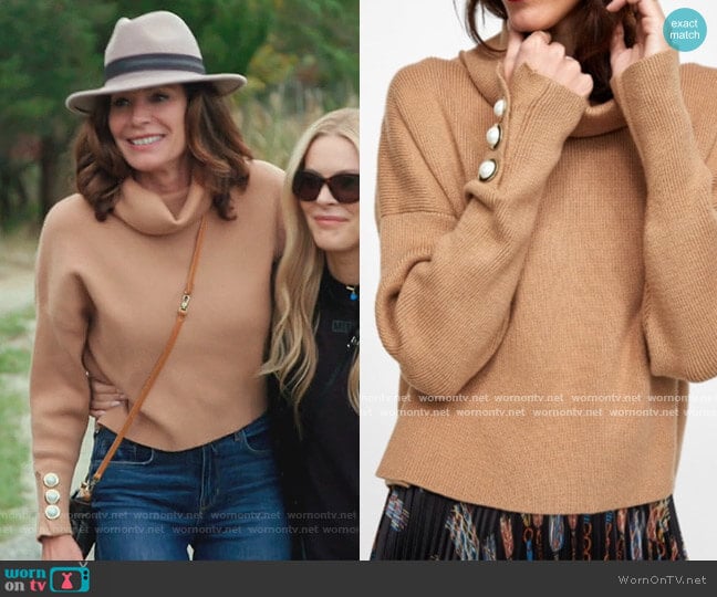 Zara Pearl Button Cuff Sweater worn by Luann de Lesseps on The Real Housewives of New York City