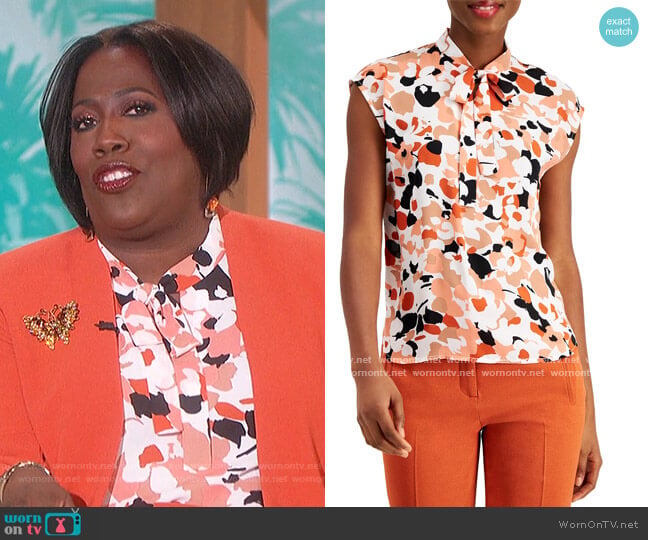 Bar III Printed Tie-Neck Top worn by Sheryl Underwood on The Talk