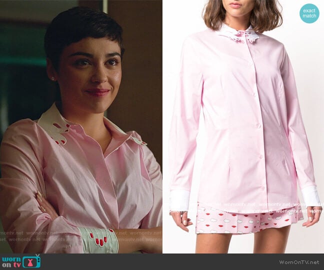 Vivetta Hand-shaped Collar Shirt worn by Ari Blanco (Carla Diaz) on Elite