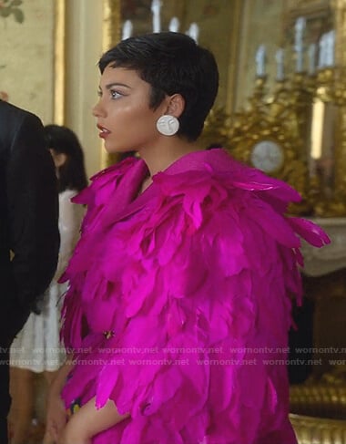Ari’s pink feather dress on Elite