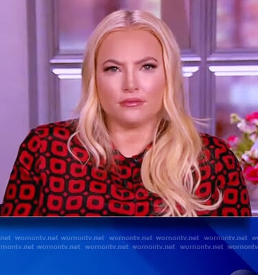 Meghan’s red geometric print shirtdress on The View