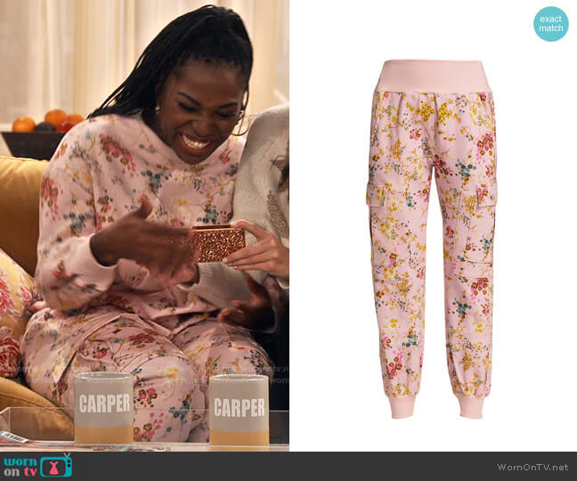 Cinq a Sept Sakura Giles Pants worn by Harper (Laci Mosley) on iCarly