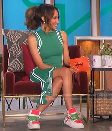 Elaine’s green sleeveless asymmetric dress on The Talk