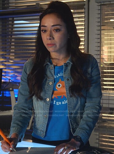 Ella’s blue cat print tee on Lucifer