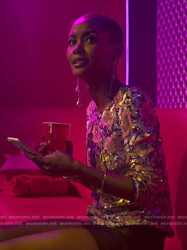 Ella’s floral sequin top on Run the World