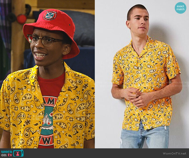 Forever 21 Classic Fit Paisley Print Shirt worn by Noah Lambert (Israel Johnson) on Bunkd