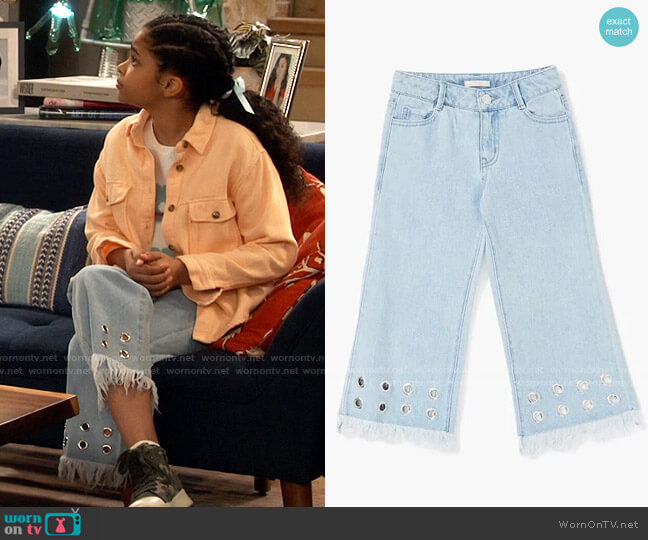 Forever 21 Girls Frayed Grommet Jeans worn by Millicent (Jaidyn Triplett) on iCarly