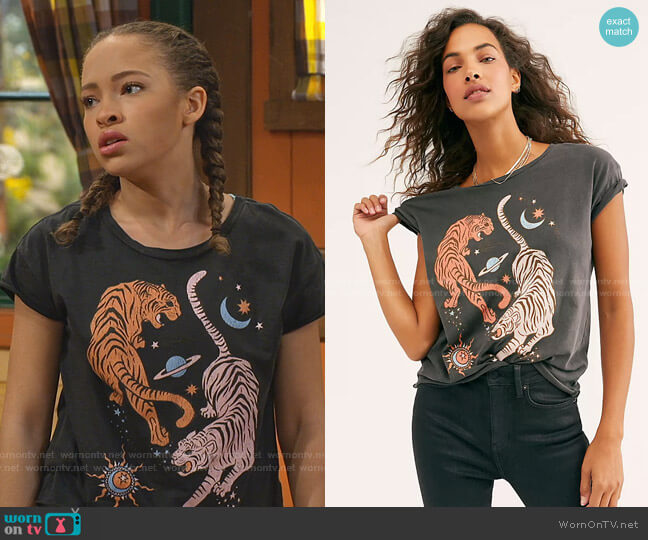 Free People Circling Tigers Tee worn by Ava (Shelby Simmons) on Bunkd