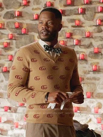 Jeff’s beige GG print v-neck sweater on Dynasty
