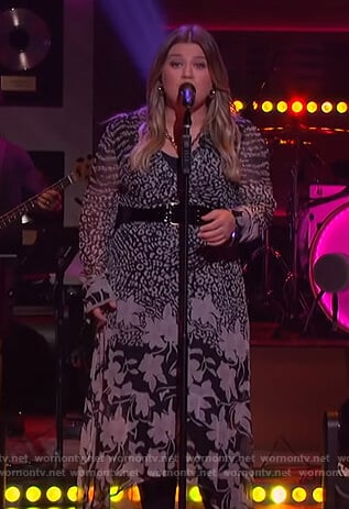 Kelly’s floral print wrap dress on The Kelly Clarkson Show