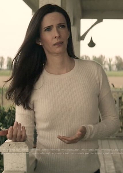 Lois’s white ribbed sweater on Superman and Lois