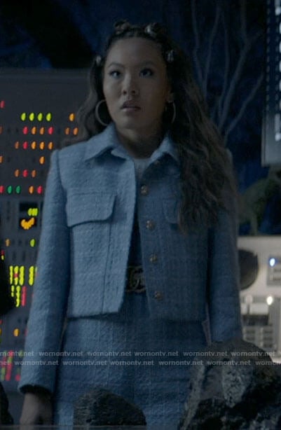 Mary’s blue tweed jacket and shorts on Batwoman