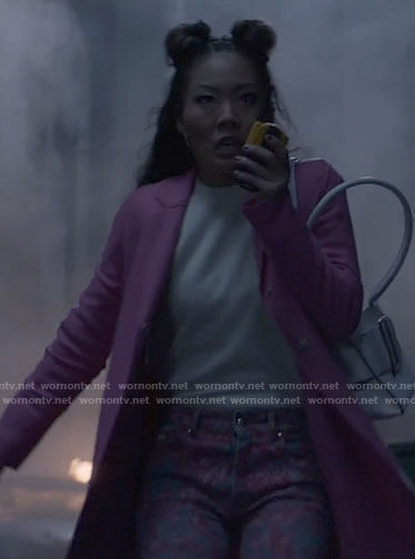 Mary’s pink coat on Batwoman