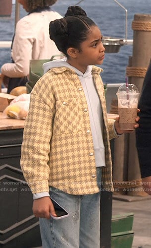 Millicent’s yellow houndstooth jacket on iCarly