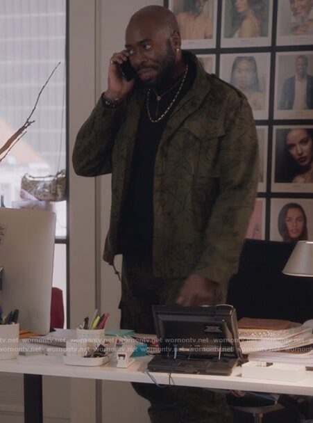 Oliver’s green constellation print jacket on The Bold Type