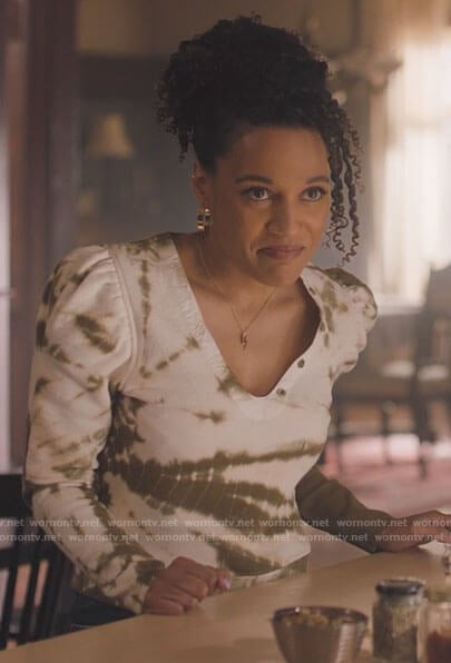 Ruby’s tie dye v-neck sweater with puff sleeves on Charmed