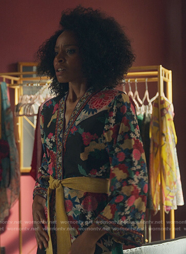 Sasha’s black floral robe on Sex/Life