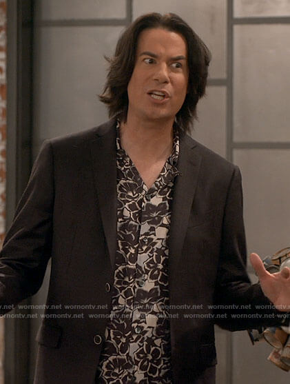 Spencer’s floral shirt on iCarly
