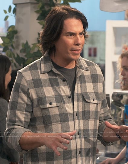 Spencer’s grey buffalo check shirt on iCarly