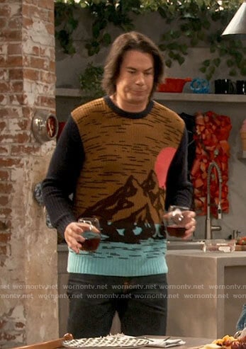 Spencer’s mountain graphic sweater on iCarly