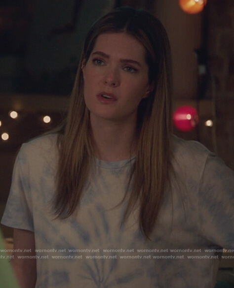Sutton’s blue tie dye tee on The Bold Type