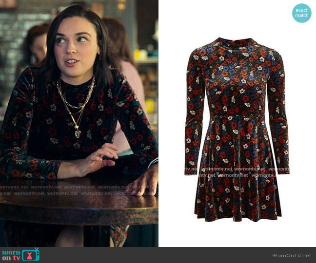 Topshop Floral Velvet Dress worn by Lucy (Ava Capri) on Love Victor