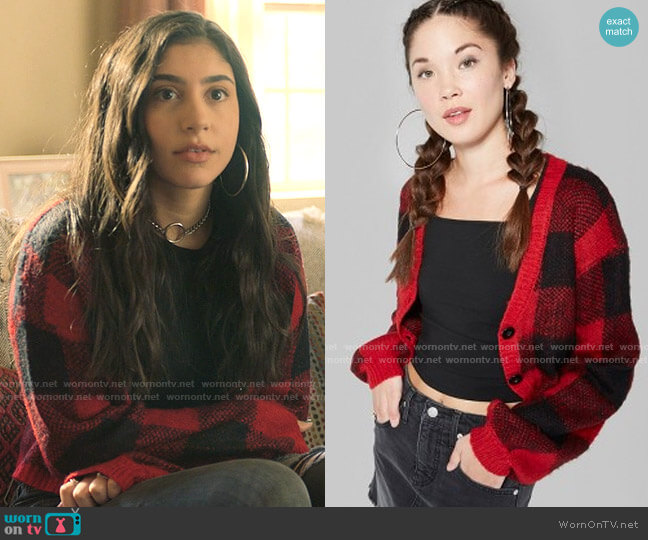Wild Fable Plaid Cropped Cardigan worn by Pilar Salazar (Isabella Ferreira) on Love Victor
