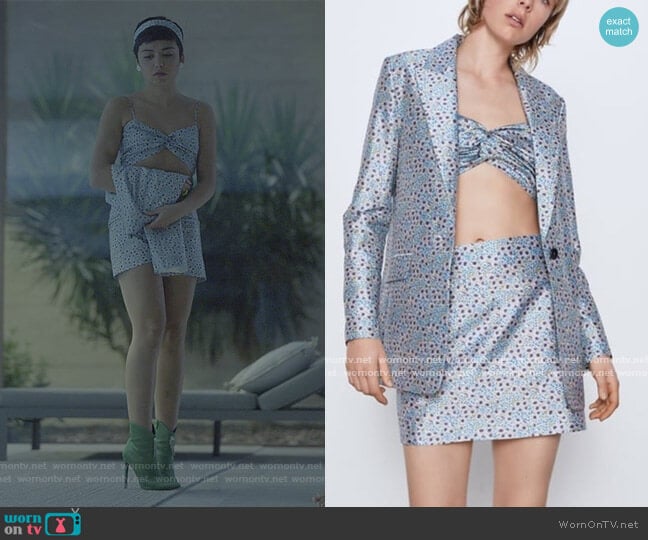 Zara Blue Floral Top worn by Ari Blanco (Carla Diaz) on Elite