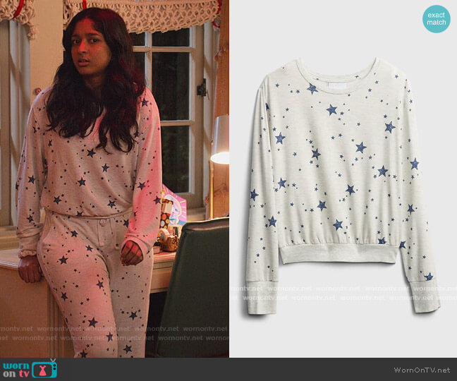 Gap Star Print Sweatshirt worn by Devi Vishwakumar (Maitreyi Ramakrishnan) on Never Have I Ever