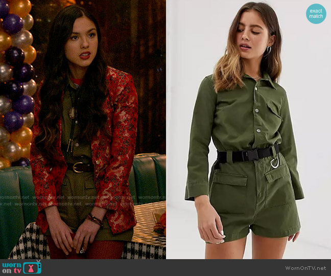 Bershka Utility Romper in Green worn by Nini (Olivia Rodrigo) on High School Musical The Musical The Series