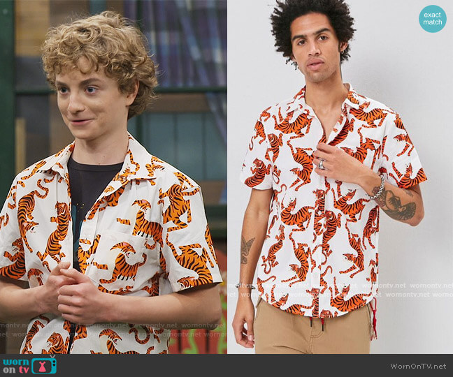 Forever 21 Tiger Print Shirt worn by Finn Sawyer (Will Buie Jr) on Bunkd