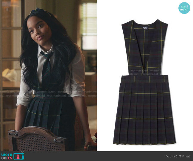 French Toast V-Neck Jumper worn by Zoya Lott (Whitney Peak) on Gossip Girl