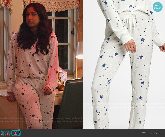 Gap Super Soft Joggers worn by Devi Vishwakumar (Maitreyi Ramakrishnan) on Never Have I Ever