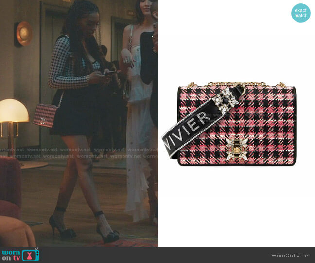 Roger Vivier Miss Vivier Buckle Bag worn by Monet de Haan (Savannah Lee Smith) on Gossip Girl