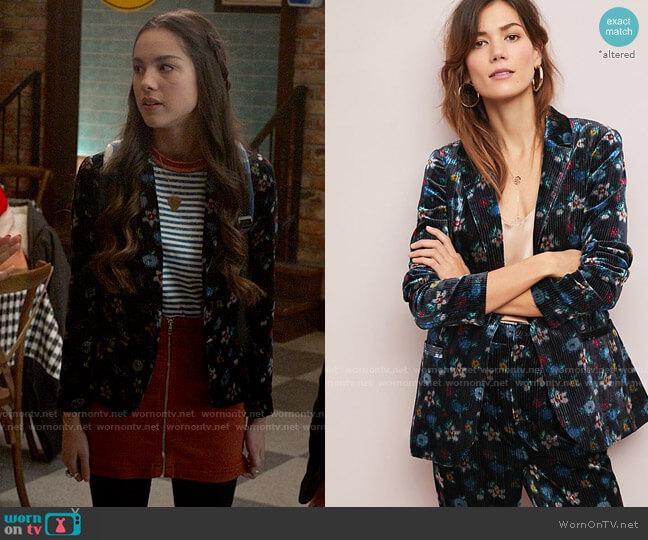 ett:twa Blooming Velvet Blazer worn by Nini (Olivia Rodrigo) on High School Musical The Musical The Series