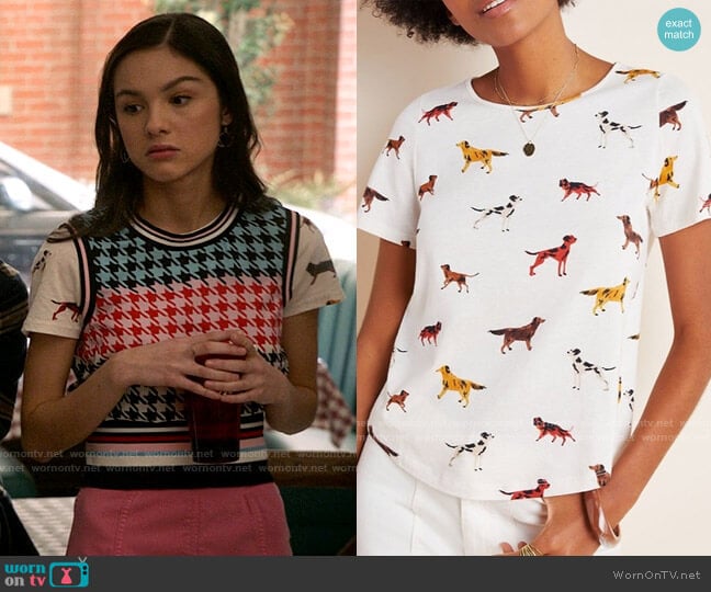 Weekender Tee from Anthropologie worn by Nini (Olivia Rodrigo) on High School Musical The Musical The Series