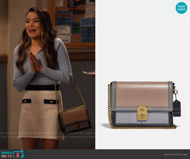 Coach Hutton Shoulder Bag In Colorblock worn by Carly Shay (Miranda Cosgrove) on iCarly