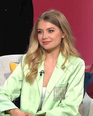 Demi Burnett’s lime green satin blazer on E! News Daily Pop