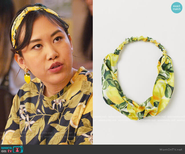 H&M Hairband with Knot Detail worn by Eleanor Wong (Ramona Young) on Never Have I Ever