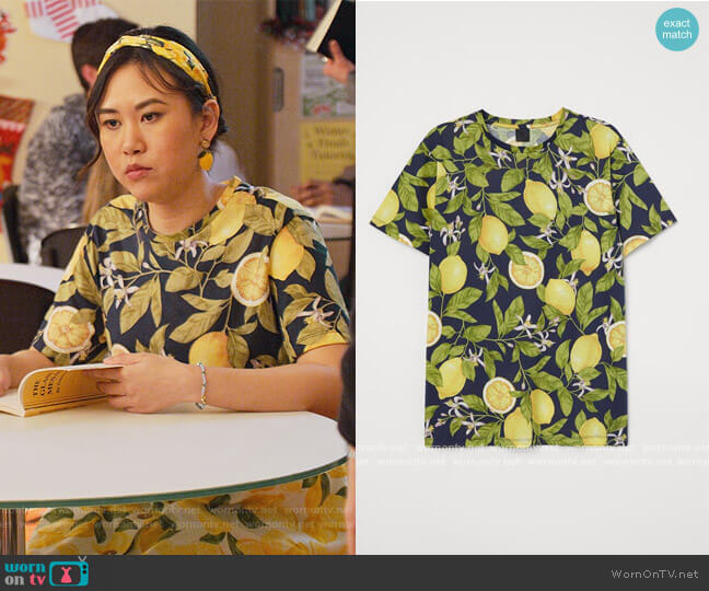 H&M Cotton T-shirt worn by Eleanor Wong (Ramona Young) on Never Have I Ever