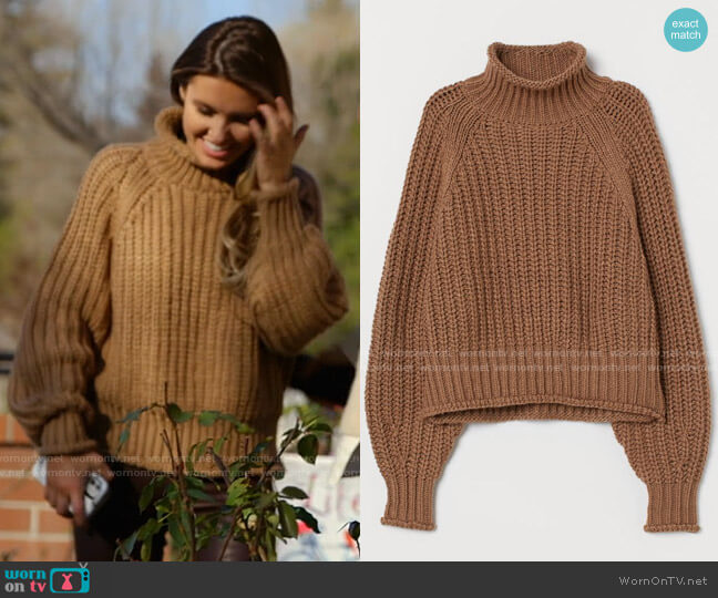 H&M Ribbed Turtleneck Sweater in Dark Beige worn by Audrina Patridge (Audrina Patridge) on The Hills New Beginnings